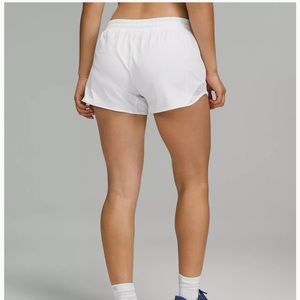 Lululemon 4 inch Hotty hot shorts